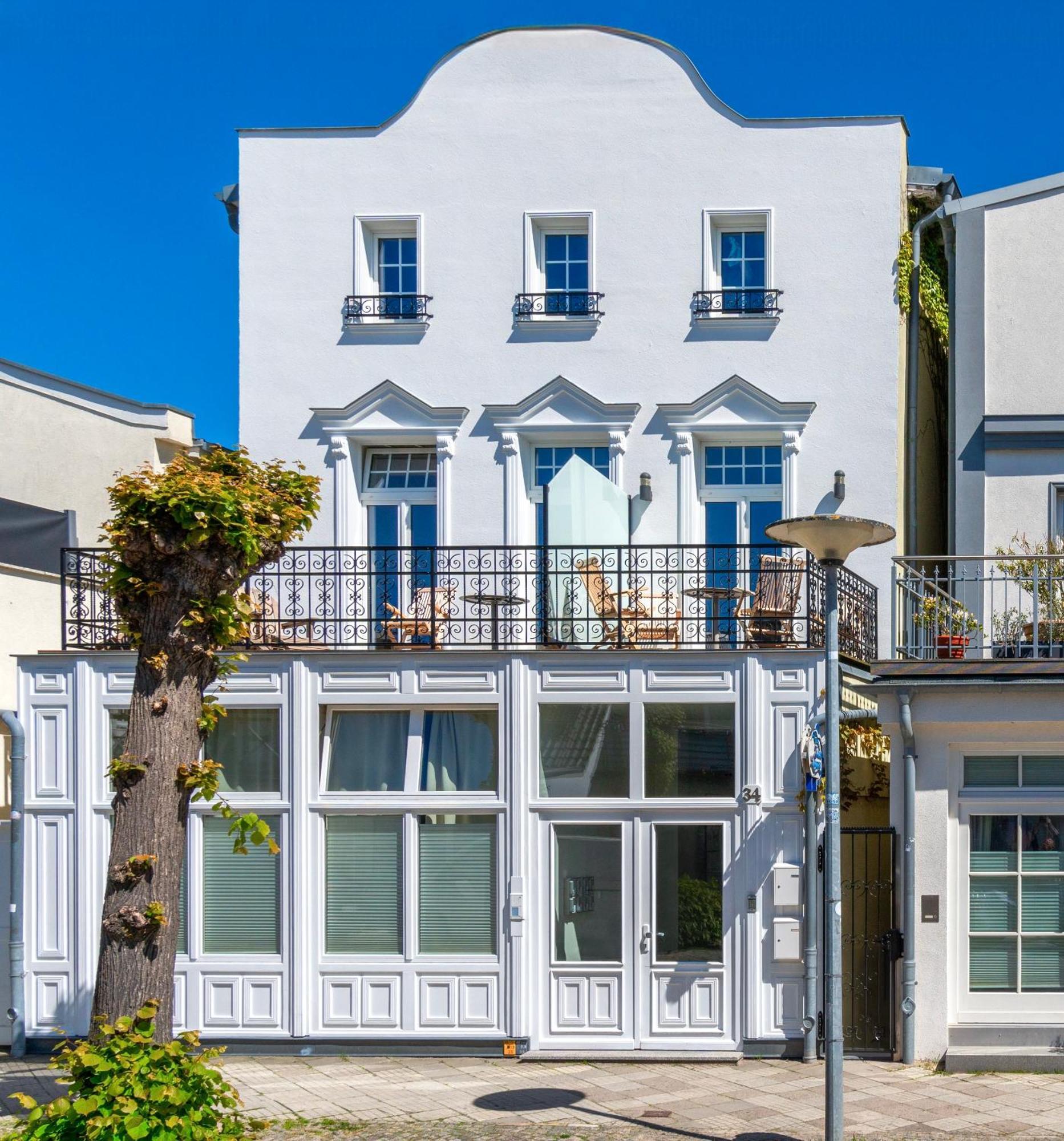 Kapitaenshaus Friedrich Franz - Premium Apartments 200 Meter Vom Strand Und Alten Strom Росток Экстерьер фото