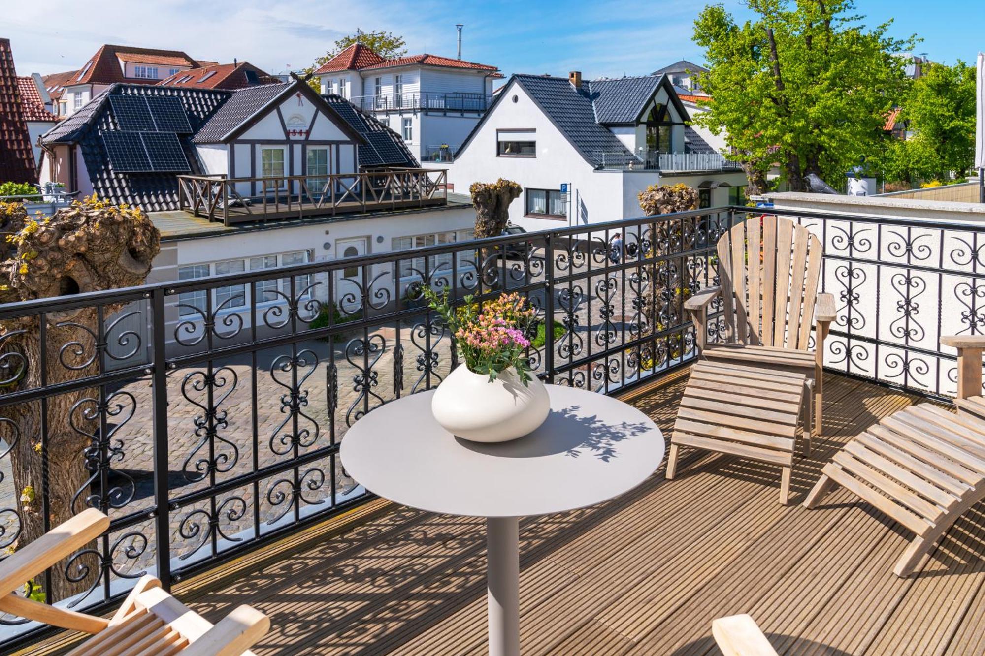 Kapitaenshaus Friedrich Franz - Premium Apartments 200 Meter Vom Strand Und Alten Strom Росток Экстерьер фото